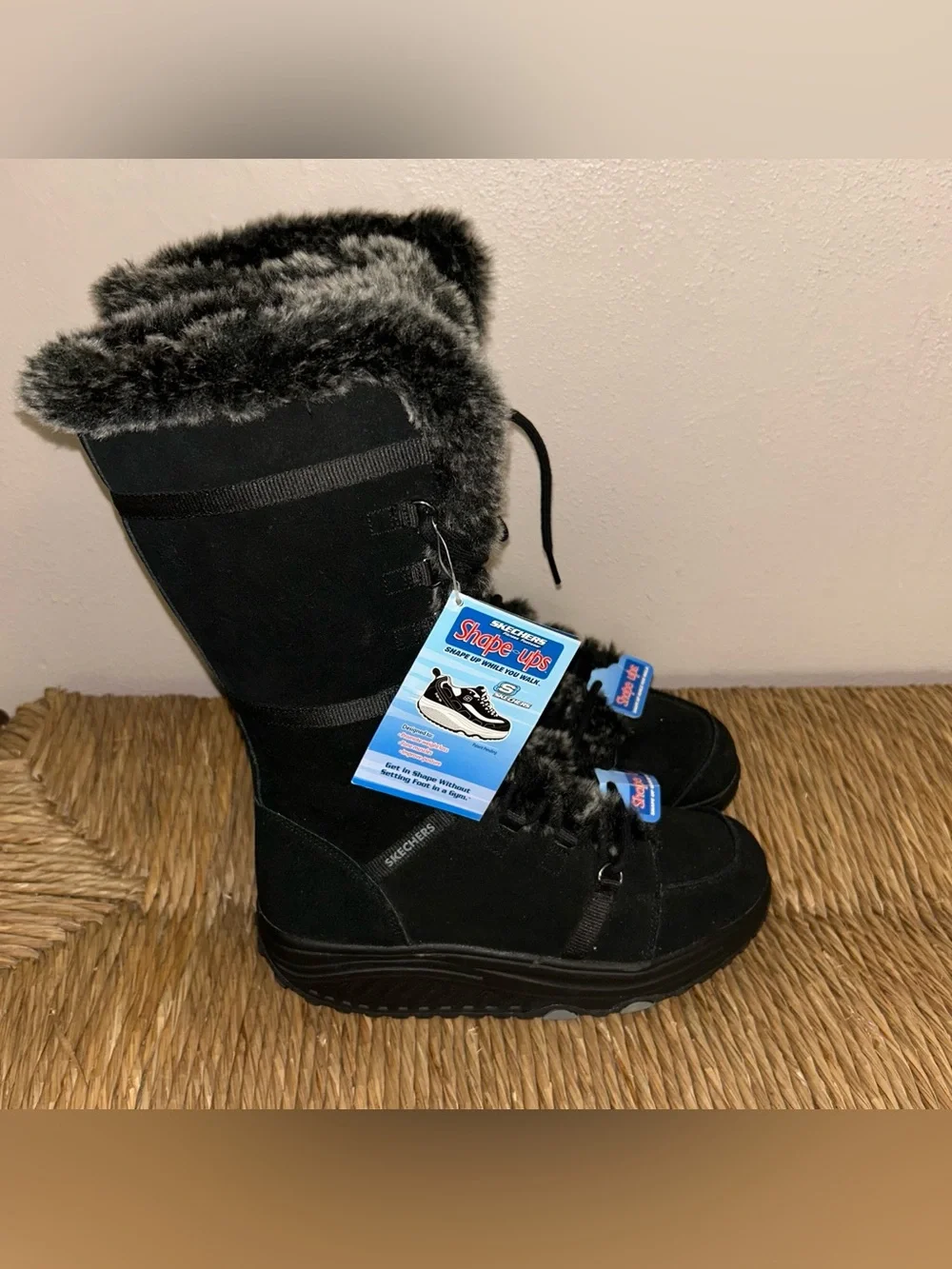 Skechers Women's Black Faux-Fur Lace-Up Winter Boots